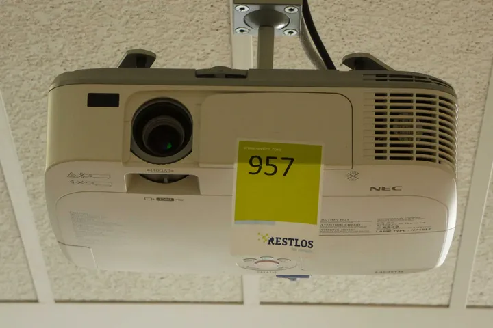 NEC - Beamer, mit Fernbedienung Modell: M311W